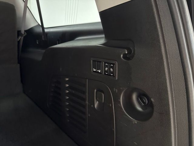 2016 Chevrolet Suburban 4WD 4dr 1500 LT - 23034310 - 40