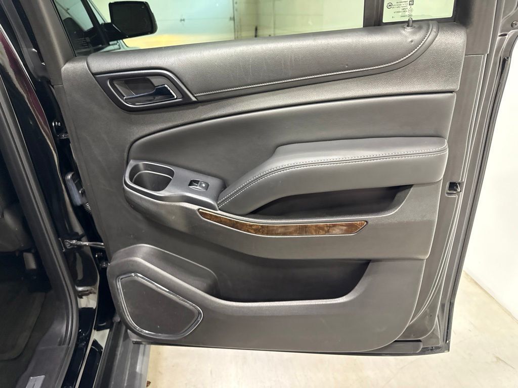 2016 Chevrolet Suburban 4WD 4dr 1500 LT - 23034310 - 46
