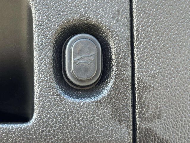 2016 Chevrolet Suburban 4WD 4dr 1500 LT - 22937446 - 9