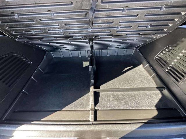 2016 Chevrolet Suburban 4WD 4dr 1500 LT - 22937446 - 6