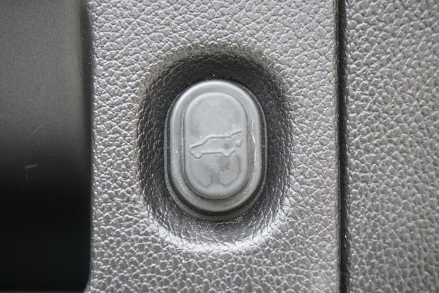 2016 Chevrolet Suburban 4WD 4dr 1500 LTZ - 22984634 - 29