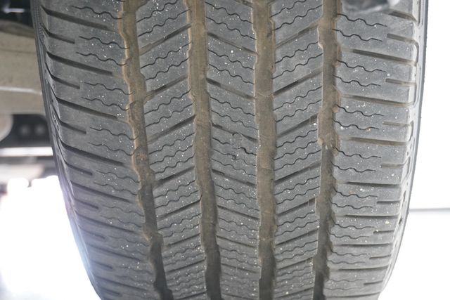 2016 Chevrolet Suburban 4WD 4dr 1500 LTZ - 22984634 - 32