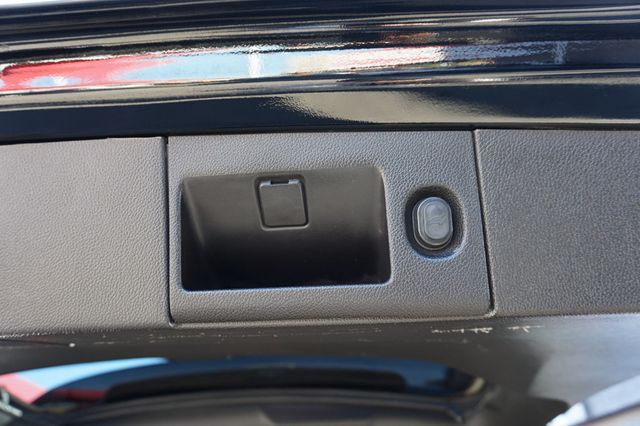 2016 Chevrolet Suburban 4WD, LTZ, MOON ROOF, NAVIGATION, BACKUP CAMERA, PREMIUM SOUND, - 23000995 - 14