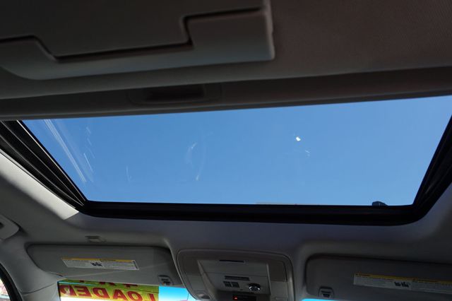 2016 Chevrolet Suburban 4WD, LTZ, MOON ROOF, NAVIGATION, BACKUP CAMERA, PREMIUM SOUND, - 23000995 - 23