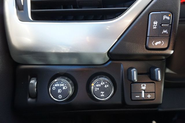 2016 Chevrolet Suburban 4WD, LTZ, MOON ROOF, NAVIGATION, BACKUP CAMERA, PREMIUM SOUND, - 23000995 - 35