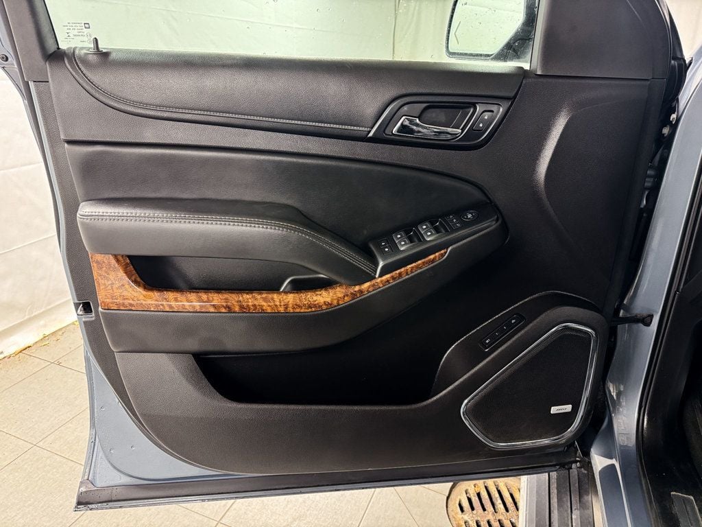 2016 Chevrolet Suburban LTZ 4WD - 22943389 - 12