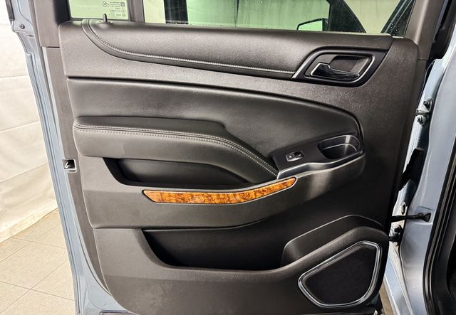 2016 Chevrolet Suburban LTZ 4WD - 22943389 - 13