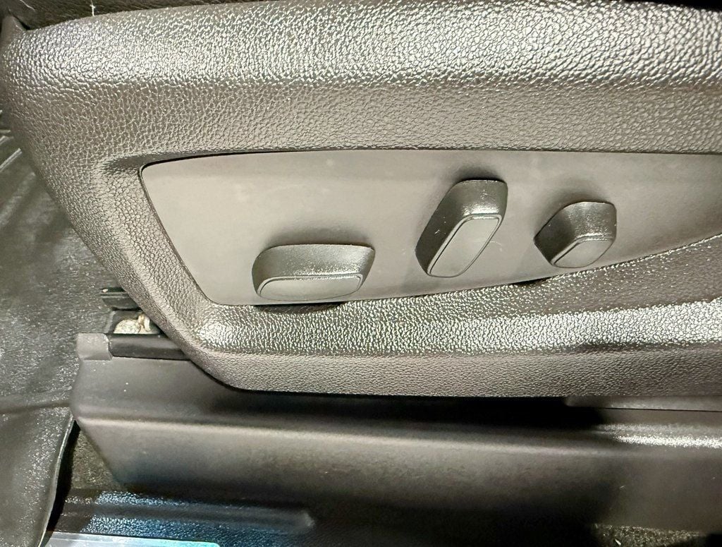 2016 Chevrolet Tahoe 4WD 4dr LT - 22944569 - 28