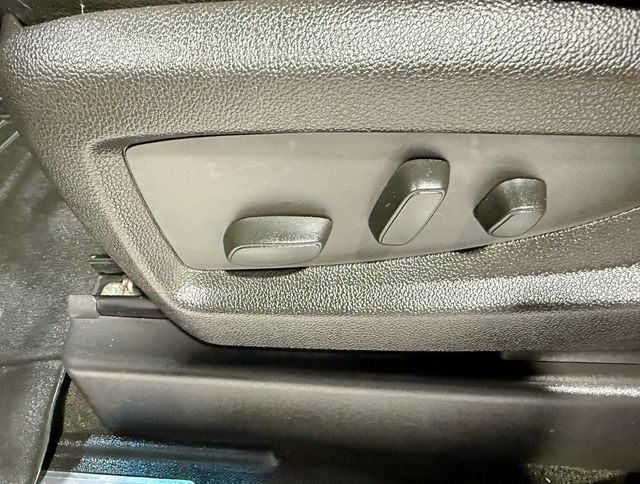 2016 Chevrolet Tahoe 4WD 4dr LT - 22944569 - 28