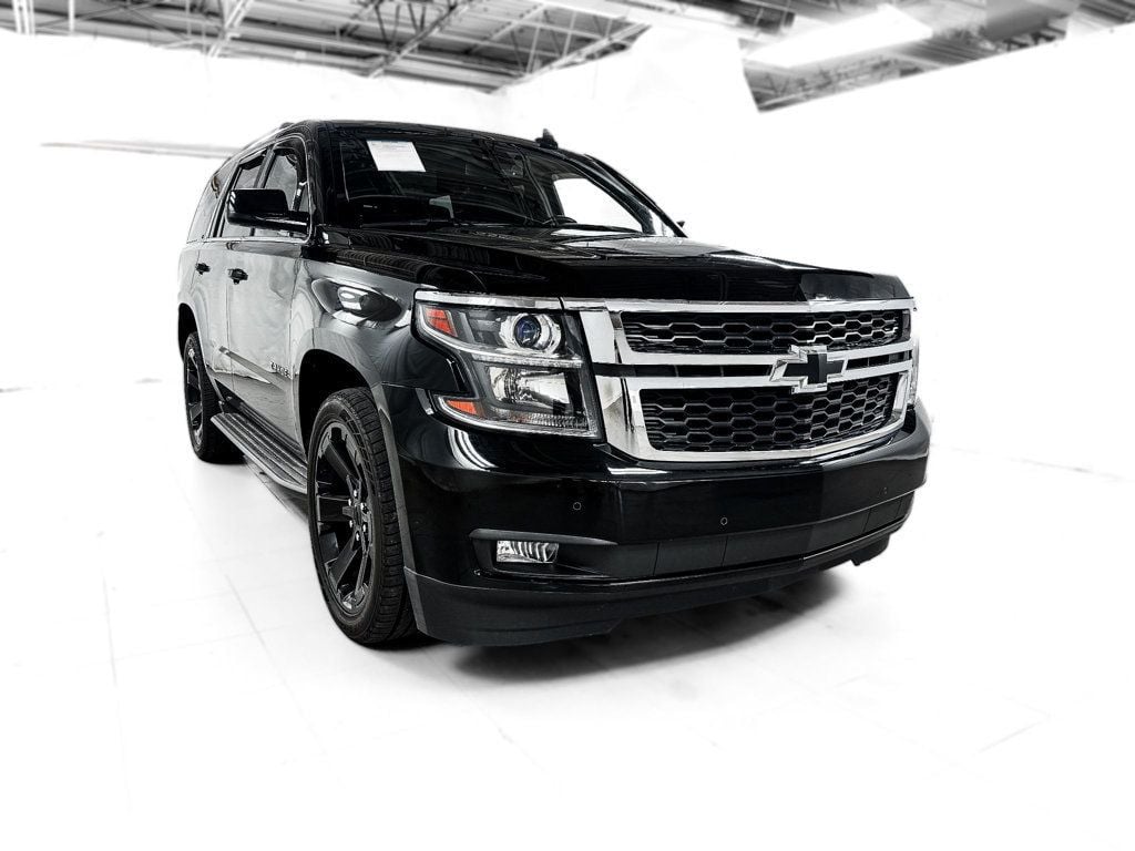 2016 Chevrolet Tahoe LT photo 3
