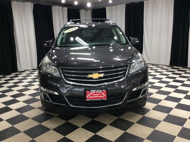 2016 Chevrolet Traverse 2LT photo 2