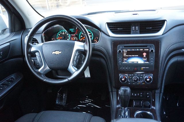 2016 Chevrolet Traverse LT, THIRD ROW SEATING, BOSE PREMIUM SOUND SYSTEM, CLOTH SEATS - 23092528 - 40