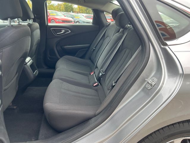 2016 Chrysler 200 4dr Sedan LX FWD - 22943580 - 6