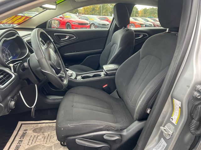 2016 Chrysler 200 4dr Sedan LX FWD - 22943580 - 7