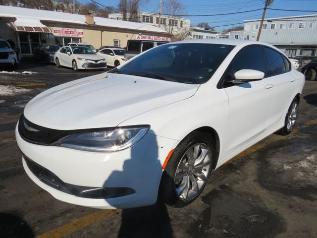 2016 Chrysler 200 4dr Sedan S FWD - 22981298 - 0