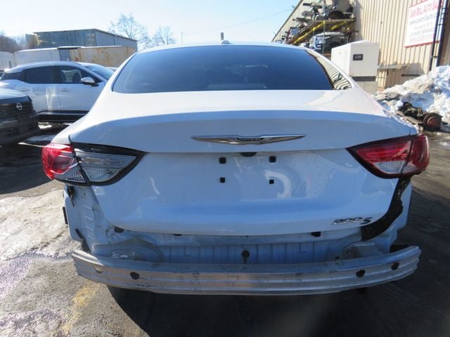 2016 Chrysler 200 4dr Sedan S FWD - 22981298 - 5