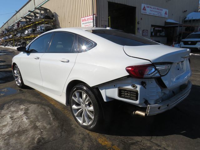 2016 Chrysler 200 4dr Sedan S FWD - 22981298 - 6