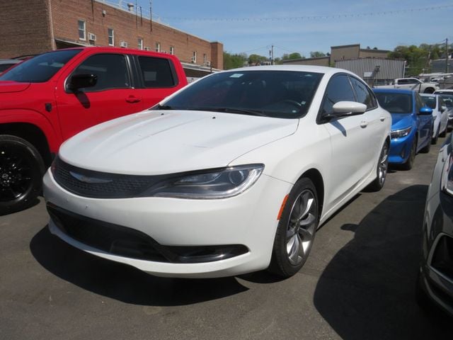 2016 Chrysler 200 4dr Sedan S FWD - 23015430 - 0