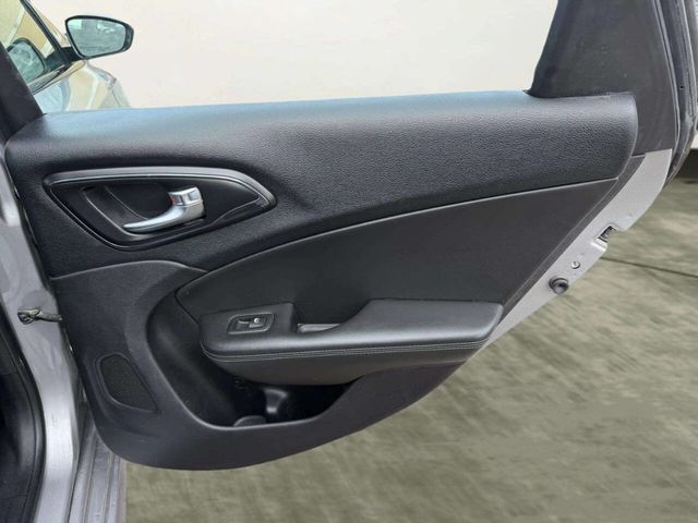 2016 Chrysler 200 4dr Sedan S FWD - 23004538 - 21