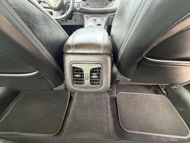 2016 Chrysler 200 4dr Sedan S FWD - 23004538 - 23