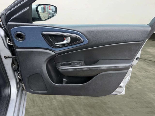 2016 Chrysler 200 4dr Sedan S FWD - 23004538 - 25