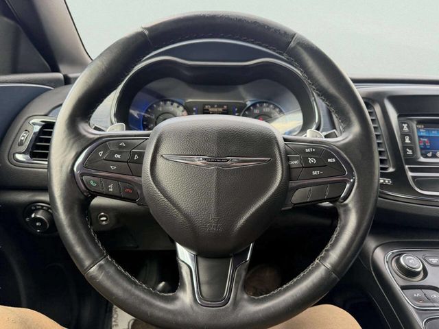 2016 Chrysler 200 4dr Sedan S FWD - 23004538 - 33