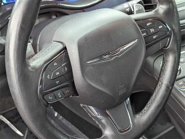 2016 Chrysler 200 4dr Sedan S FWD - 22187812 - 11