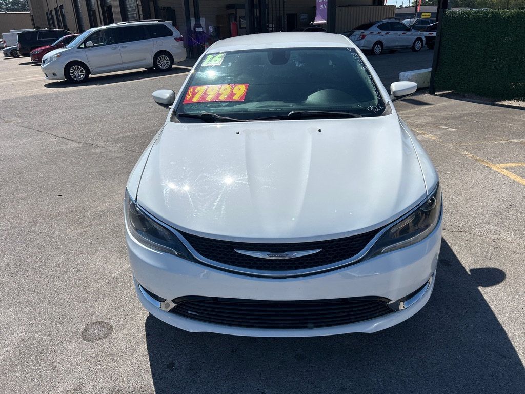2016 Chrysler 200 Limited photo 2