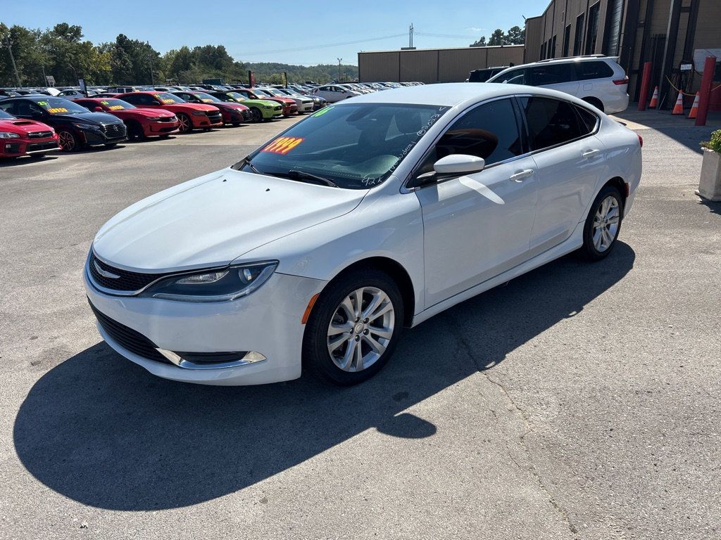 2016 Chrysler 200 Limited photo 3