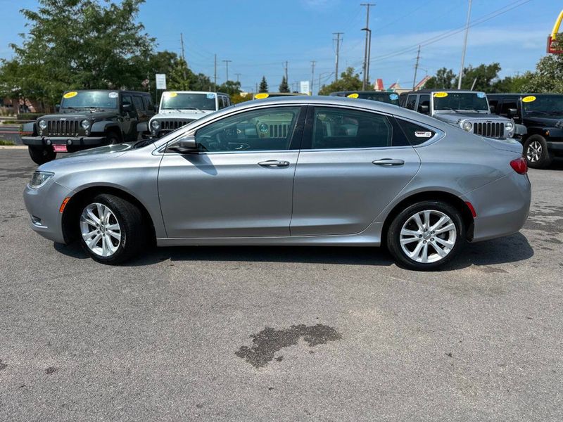 2016 Chrysler 200 Limited 4dr Sedan - 22902271 - 1