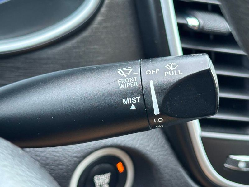 2016 Chrysler 200 Limited 4dr Sedan - 22902271 - 29