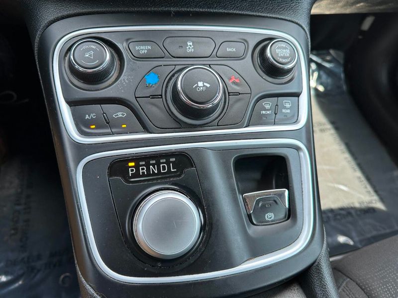 2016 Chrysler 200 Limited 4dr Sedan - 22902271 - 34