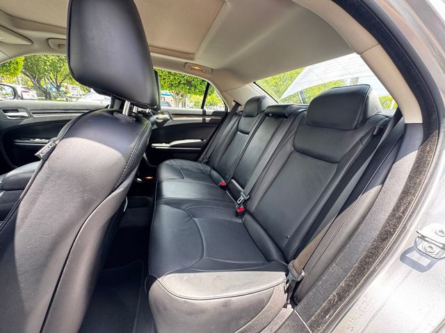 2016 Chrysler 300 4dr Sedan 300C AWD - 23039818 - 13
