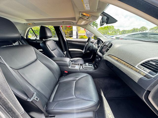 2016 Chrysler 300 4dr Sedan 300C AWD - 23039818 - 15