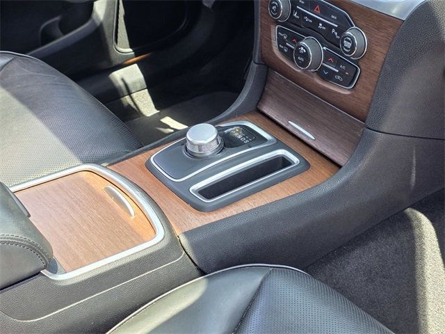 2016 Chrysler 300 4dr Sedan 300C Platinum RWD - 22848620 - 11