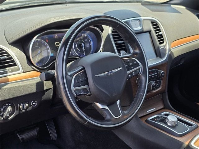 2016 Chrysler 300 4dr Sedan 300C Platinum RWD - 22848620 - 17