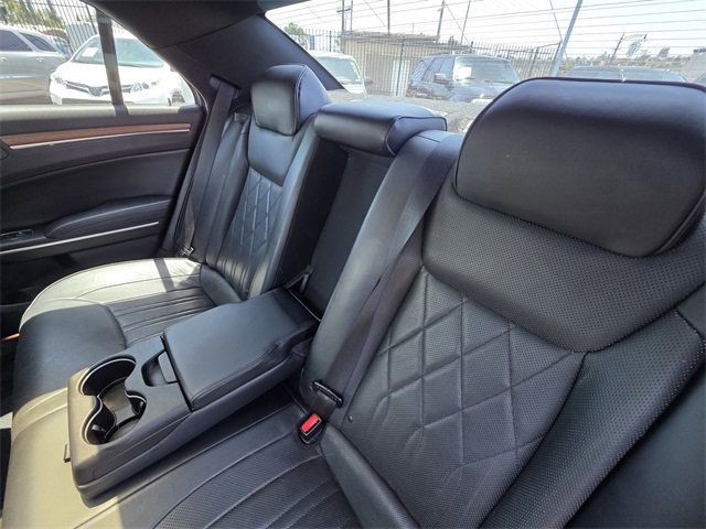 2016 Chrysler 300 4dr Sedan 300C Platinum RWD - 22848620 - 21