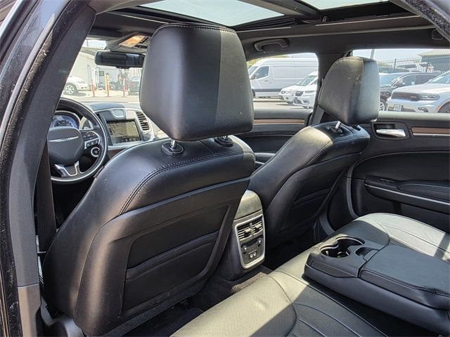 2016 Chrysler 300 4dr Sedan 300C Platinum RWD - 22848620 - 22