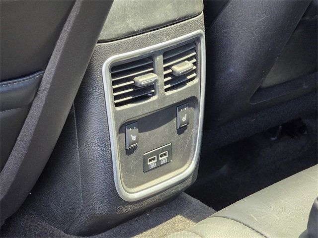 2016 Chrysler 300 4dr Sedan 300C Platinum RWD - 22848620 - 23