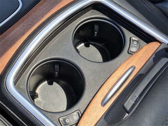 2016 Chrysler 300 4dr Sedan 300C Platinum RWD - 22848620 - 38