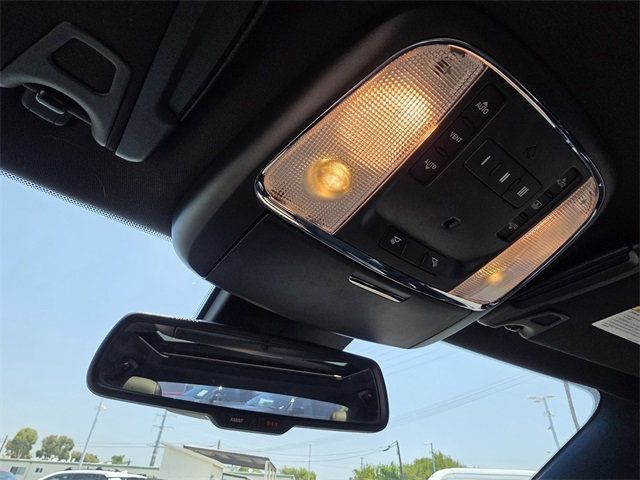 2016 Chrysler 300 4dr Sedan 300C Platinum RWD - 22848620 - 41