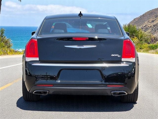 2016 Chrysler 300 4dr Sedan 300C Platinum RWD - 22848620 - 6