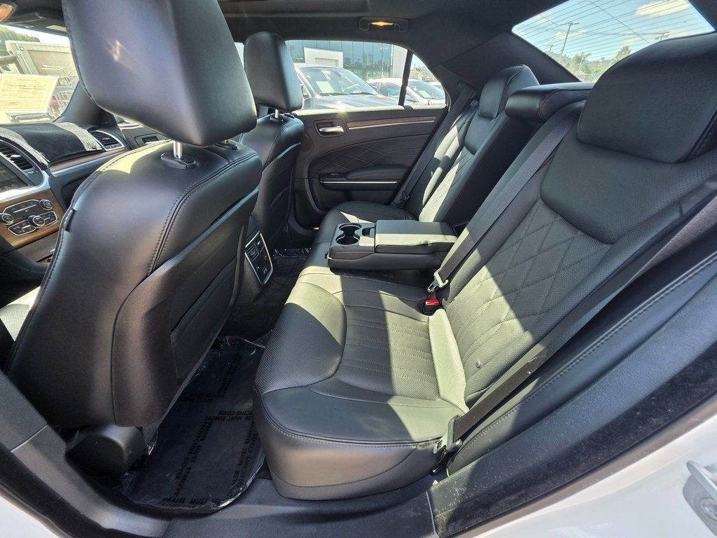 2016 Chrysler 300 4dr Sedan 300C Platinum RWD - 22912173 - 15