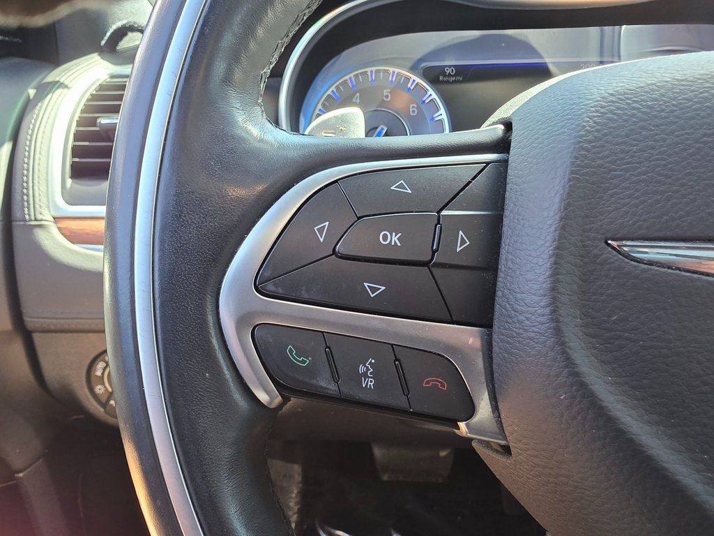 2016 Chrysler 300 4dr Sedan 300C Platinum RWD - 22912173 - 25