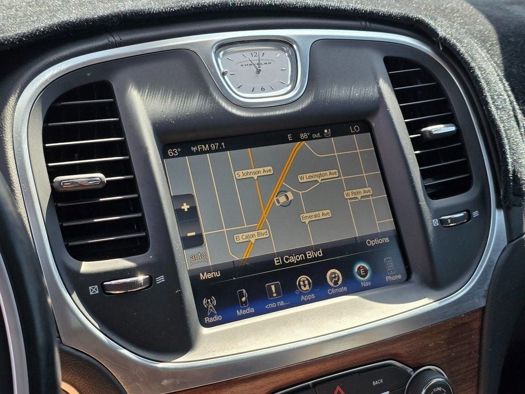 2016 Chrysler 300 4dr Sedan 300C Platinum RWD - 22912173 - 27