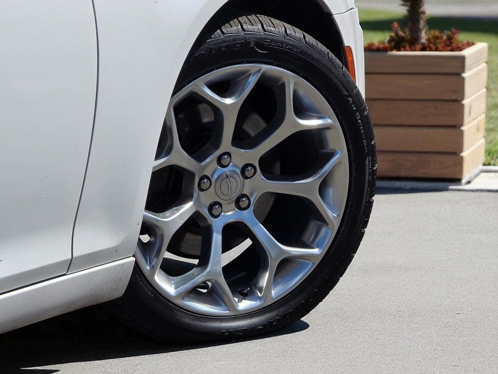 2016 Chrysler 300 4dr Sedan 300C Platinum RWD - 22912173 - 6