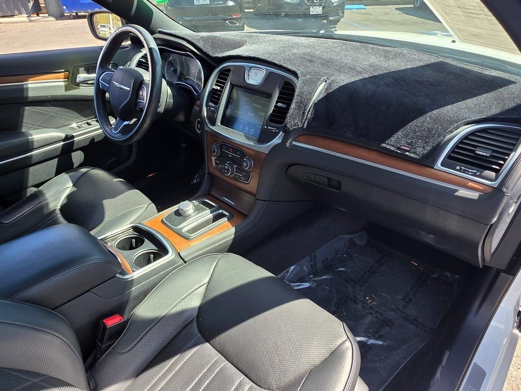 2016 Chrysler 300 4dr Sedan 300C Platinum RWD - 22912173 - 7