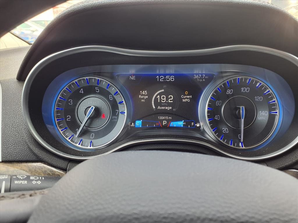 2016 Chrysler 300 4dr Sedan 300C RWD - 22915931 - 12