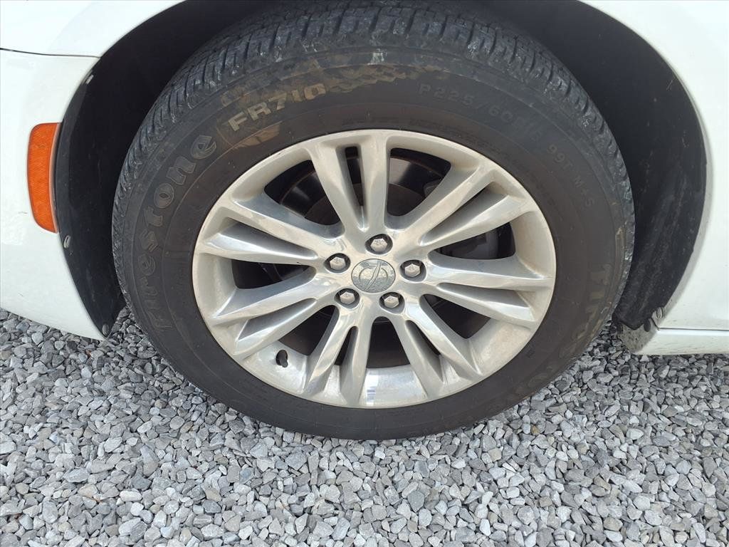 2016 Chrysler 300 4dr Sedan 300C RWD - 22915931 - 4