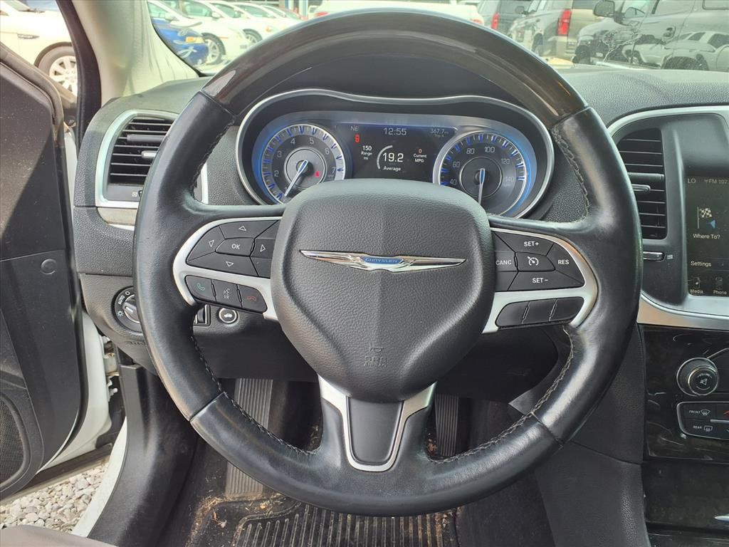 2016 Chrysler 300 4dr Sedan 300C RWD - 22915931 - 7